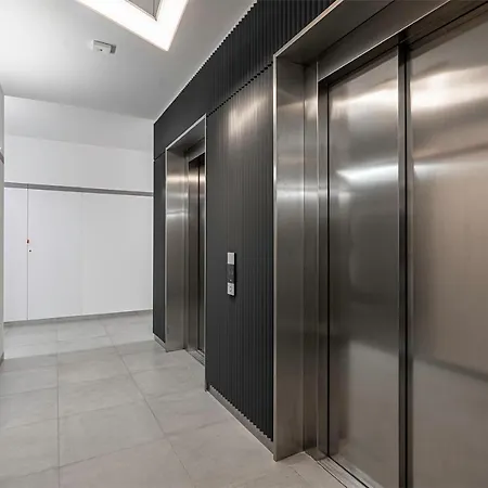 Rondo Daszynskiego N3 - 8th Floor, View, Subway - By Rentujemy شقة