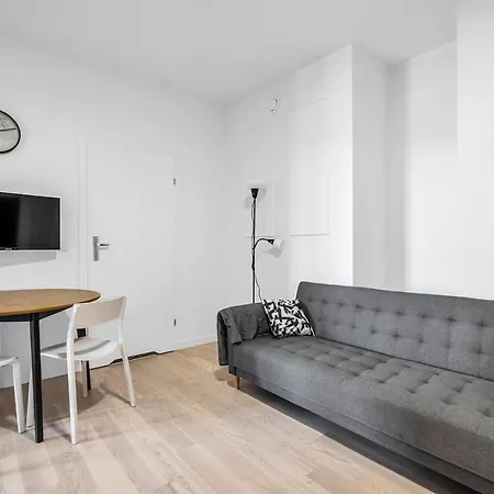 Rondo Daszyńskiego N3 - 8th Floor, View, Subway - By Rentujemy