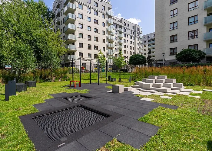 Rondo Daszynskiego N3 - 8th Floor, View, Subway - By Rentujemy Warszawa